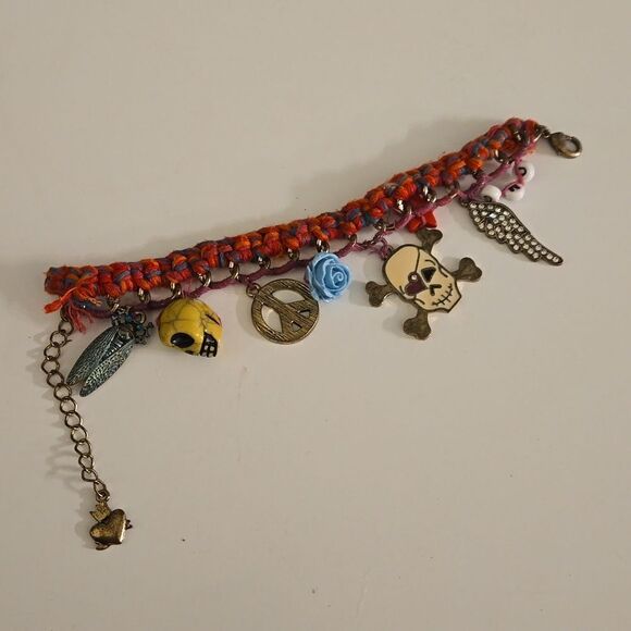 Girls princess Vera Wang charm bracelet - Picture 1 of 5